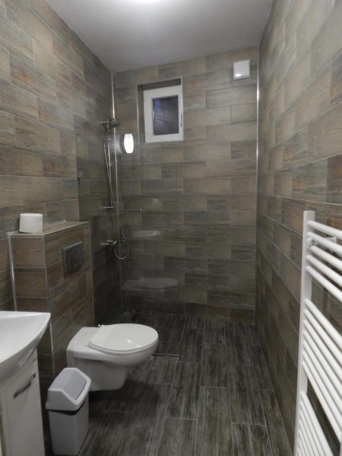 מלון קיוסטנדיל Red House מראה חיצוני תמונה