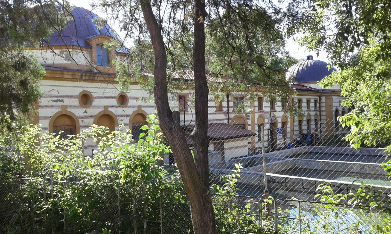 מלון קיוסטנדיל Red House מראה חיצוני תמונה