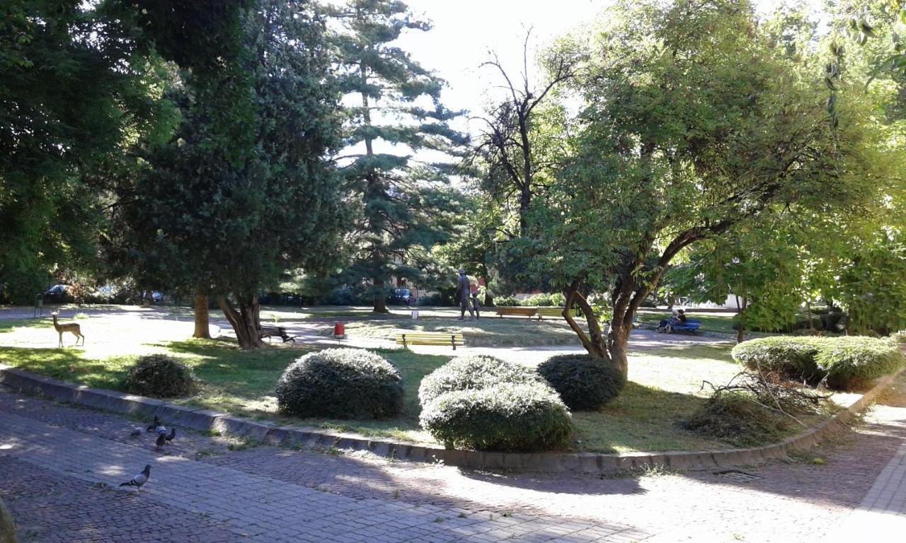 מלון קיוסטנדיל Red House מראה חיצוני תמונה